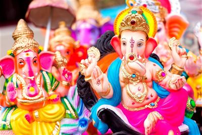 {image.media_title -> f:transform.html())} {image.copyright -> f:transform.html())}